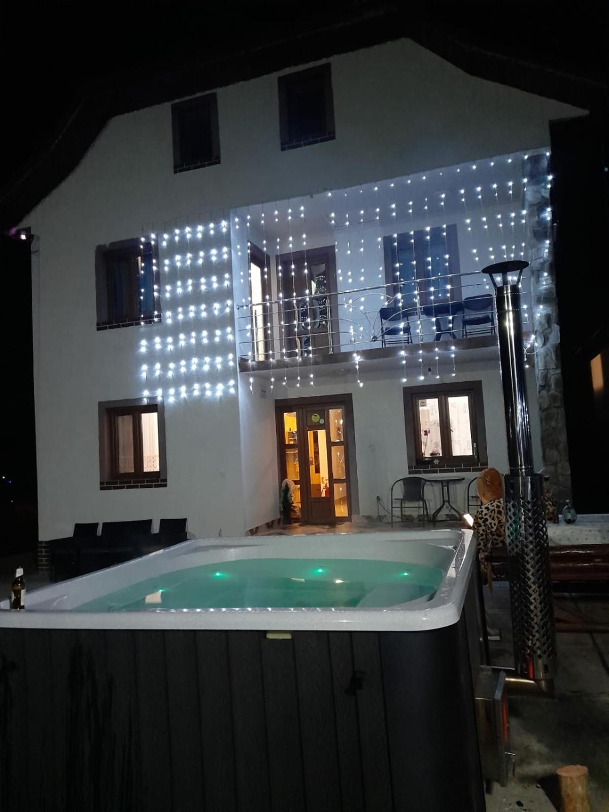 Pensiunea Diana Novaci-Străini Exterior foto